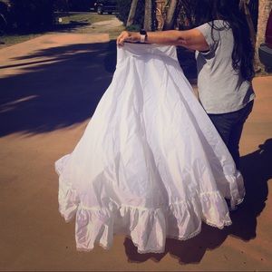 David’s Bridal crinoline